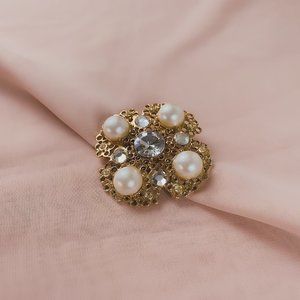 Vintage Pearl Rhinestone Gem Jewel Gold Filigree Medallion Crest Brooch Pin